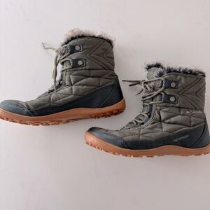 Women's Winter Boots - size 9